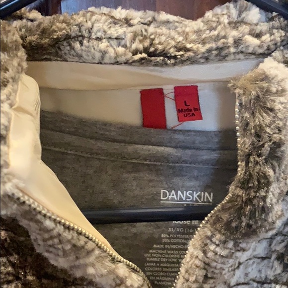 Faux Fur vest super ultra soft - Picture 2 of 4